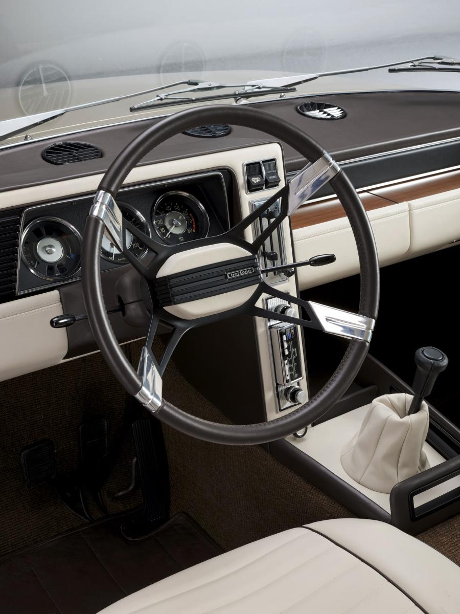 Панель приборов BMW 2002 ti Garmisch Recreation 2019 года  (фото 12 из 192)